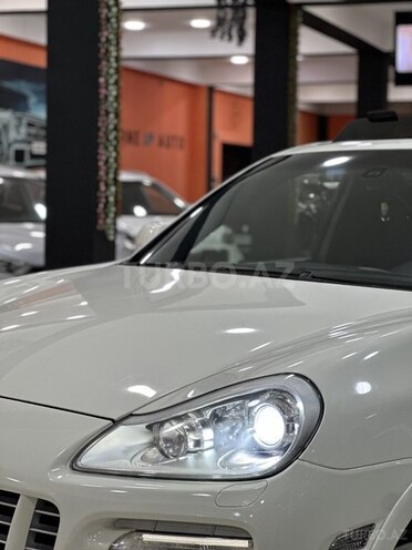 Porsche Cayenne GTS-5