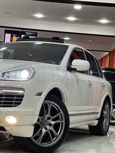 Porsche Cayenne GTS-3