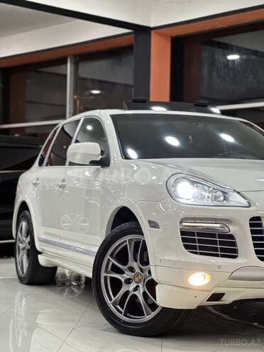Porsche Cayenne GTS-4