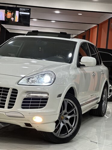 Porsche Cayenne GTS-2