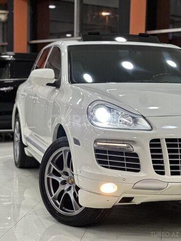 Porsche Cayenne GTS-10