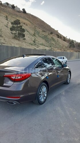 Hyundai Sonata-5