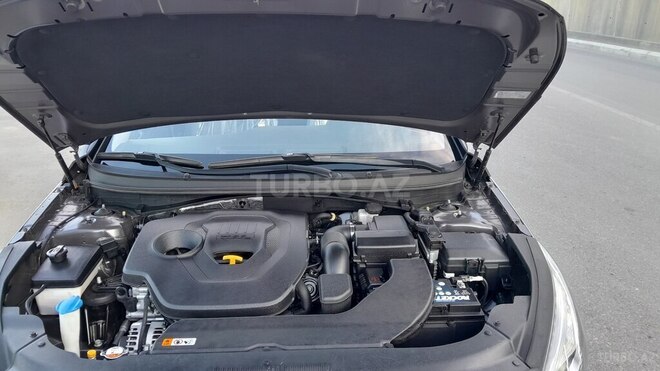 Hyundai Sonata-14