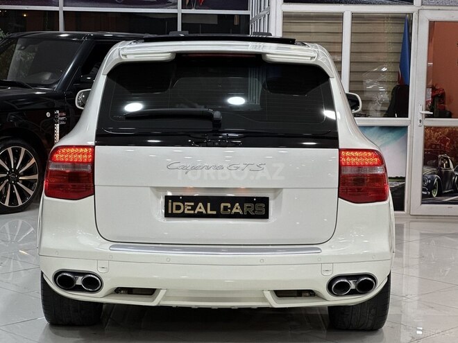 Porsche Cayenne GTS-16