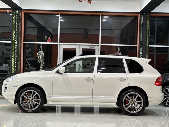 Porsche Cayenne GTS-19