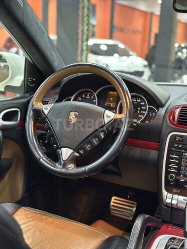 Porsche Cayenne GTS-37