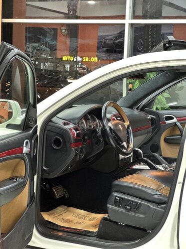 Porsche Cayenne GTS-23