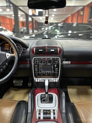 Porsche Cayenne GTS-32