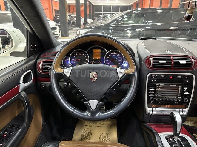 Porsche Cayenne GTS-35