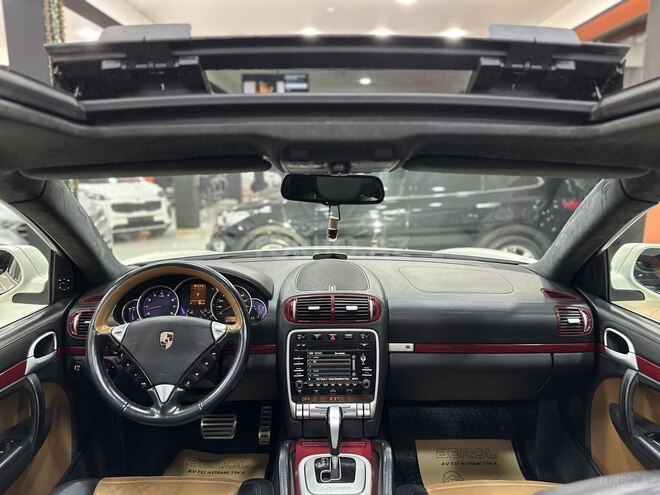 Porsche Cayenne GTS-30