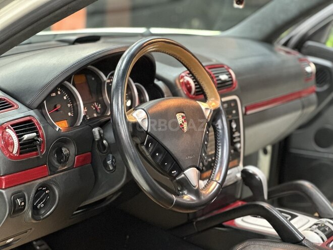 Porsche Cayenne GTS-25