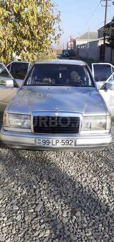 Mercedes E 220 1993, 550,000 km - 2.2 l - Xaçmaz