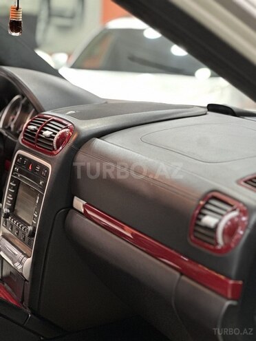 Porsche Cayenne GTS-45