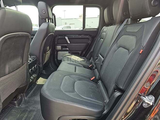 Land Rover Defender 2024, 40,234 km - 3.0 l - Bakı