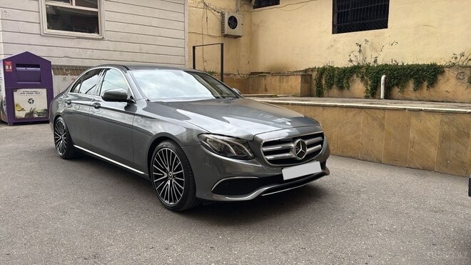 Mercedes E 200 2016, 242,000 km - 2.0 l - Bakı