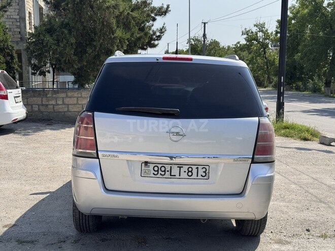 Opel Zafira 2006, 489,546 km - 2.2 l - Qusar