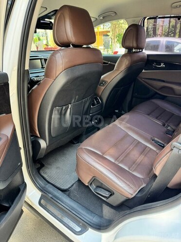 Kia Sorento-10