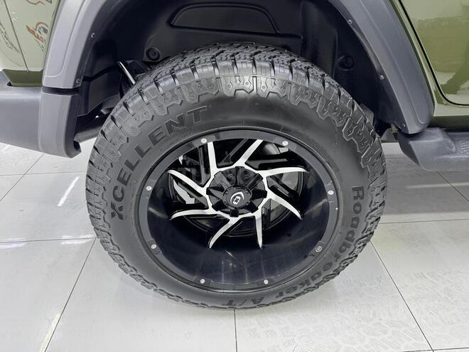Jeep Wrangler-21