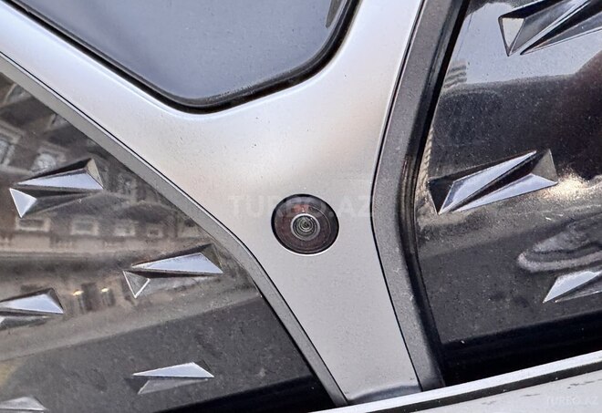 BMW i4-13