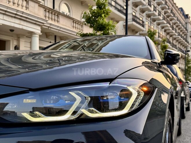 BMW i4-8