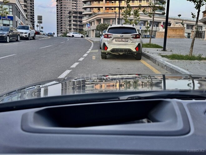 BMW i4-10