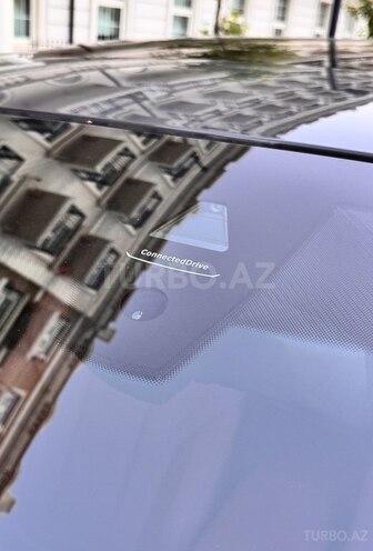 BMW i4-21