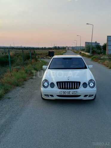 Mercedes E 240 1999, 300,000 km - 2.4 l - Bakı