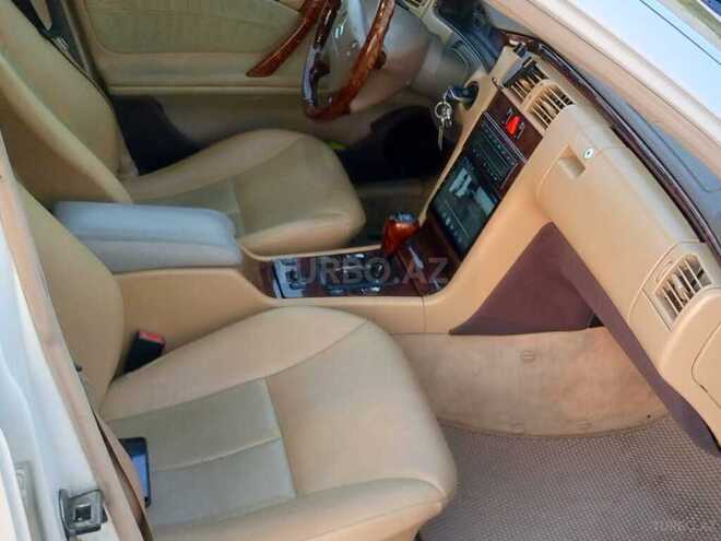 Mercedes E 240 1999, 300,000 km - 2.4 l - Bakı