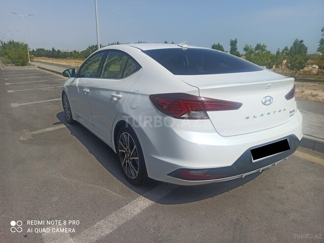 Hyundai Elantra-4