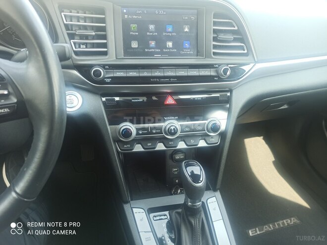 Hyundai Elantra-11