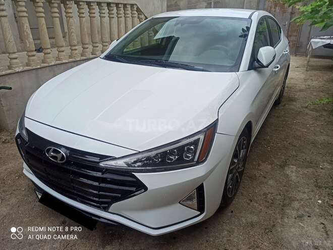 Hyundai Elantra-2