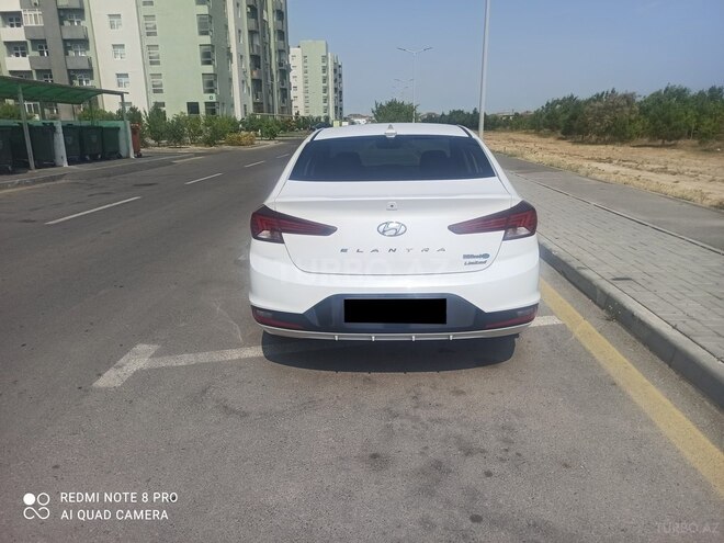 Hyundai Elantra-7