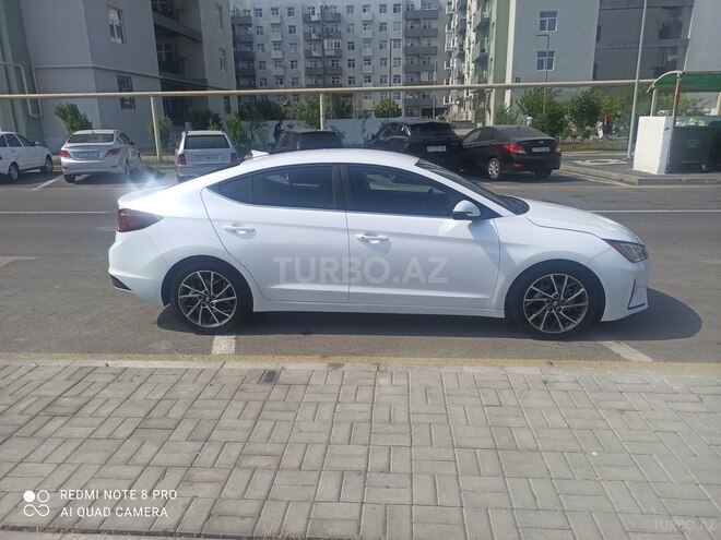 Hyundai Elantra-6