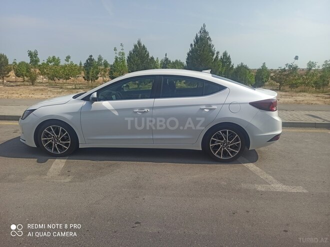 Hyundai Elantra-5