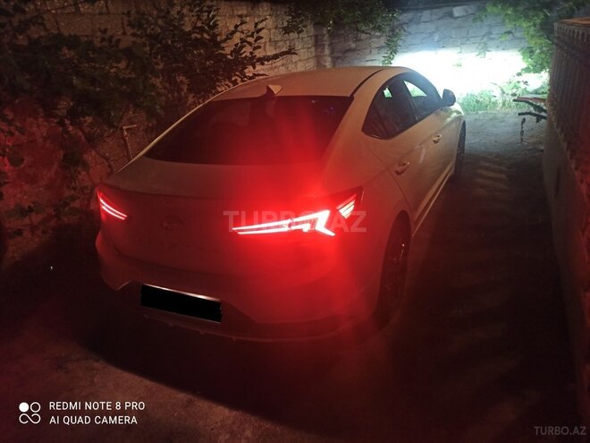 Hyundai Elantra-18