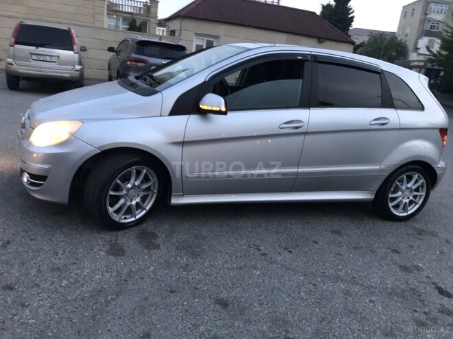 Mercedes B 180 2010, 157,000 km - 1.7 l - Sumqayıt