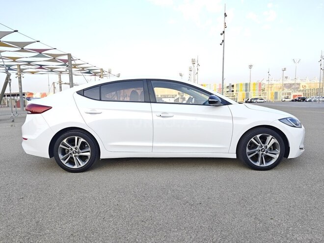 Hyundai Avante 2018, 109,000 km - 1.6 л - Bakı