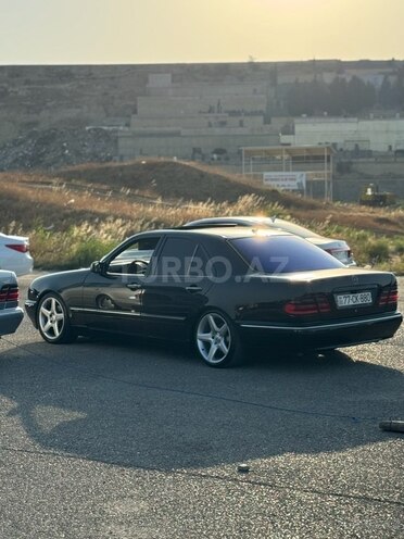 Mercedes E 270 2001, 710,390 km - 2.7 l - Bakı