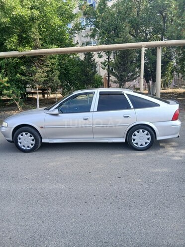 Opel Vectra 1999, 170,000 km - 2.0 l - Sumqayıt