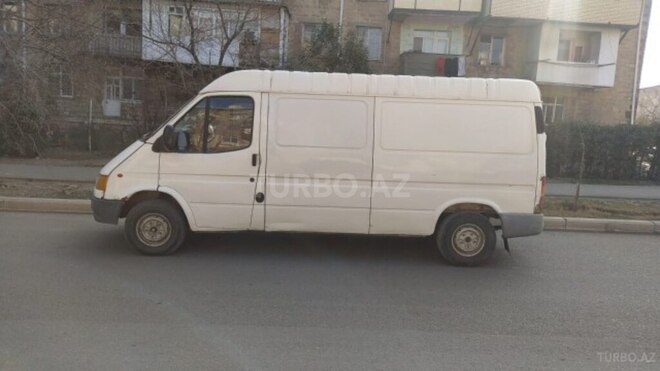 Ford Transit-3