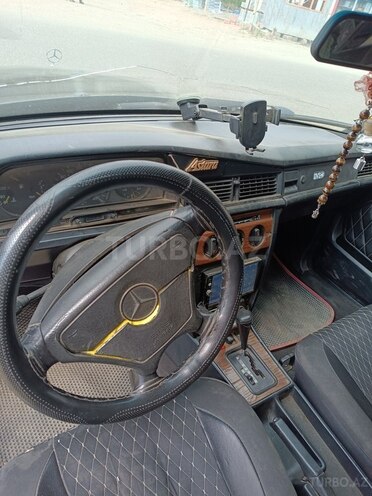 Mercedes 190 1993, 320,231 km - 2.0 l - Astara