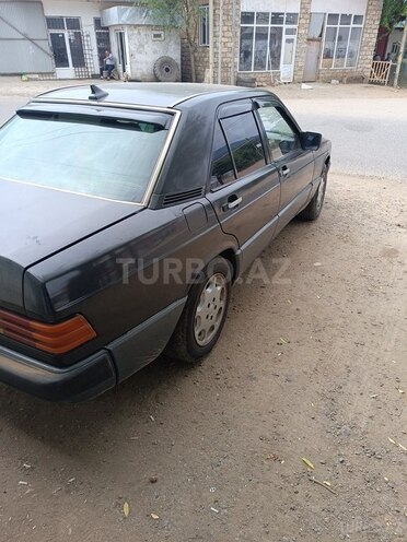 Mercedes 190 1993, 320,231 km - 2.0 l - Astara