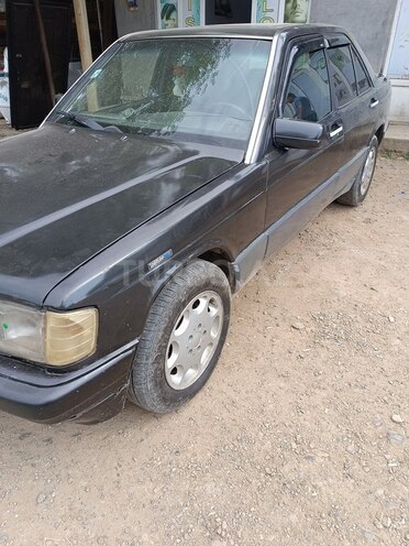 Mercedes 190 1993, 320,231 km - 2.0 l - Astara