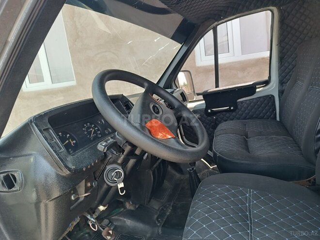 GAZ  1996, 756,220 km - 2.4 л - Salyan