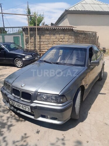 BMW 318 1992, 180,000 km - 1.8 л - Sumqayıt