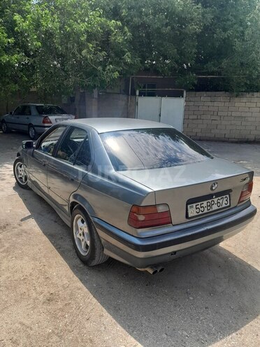 BMW 318 1992, 180,000 km - 1.8 л - Sumqayıt