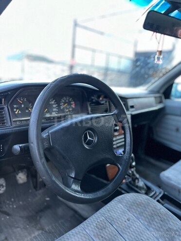 Mercedes 190-6