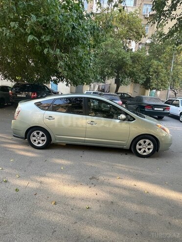 Toyota Prius-3