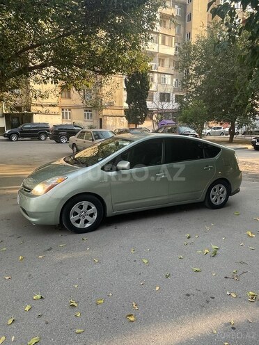 Toyota Prius-4