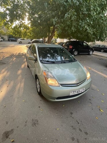 Toyota Prius-5